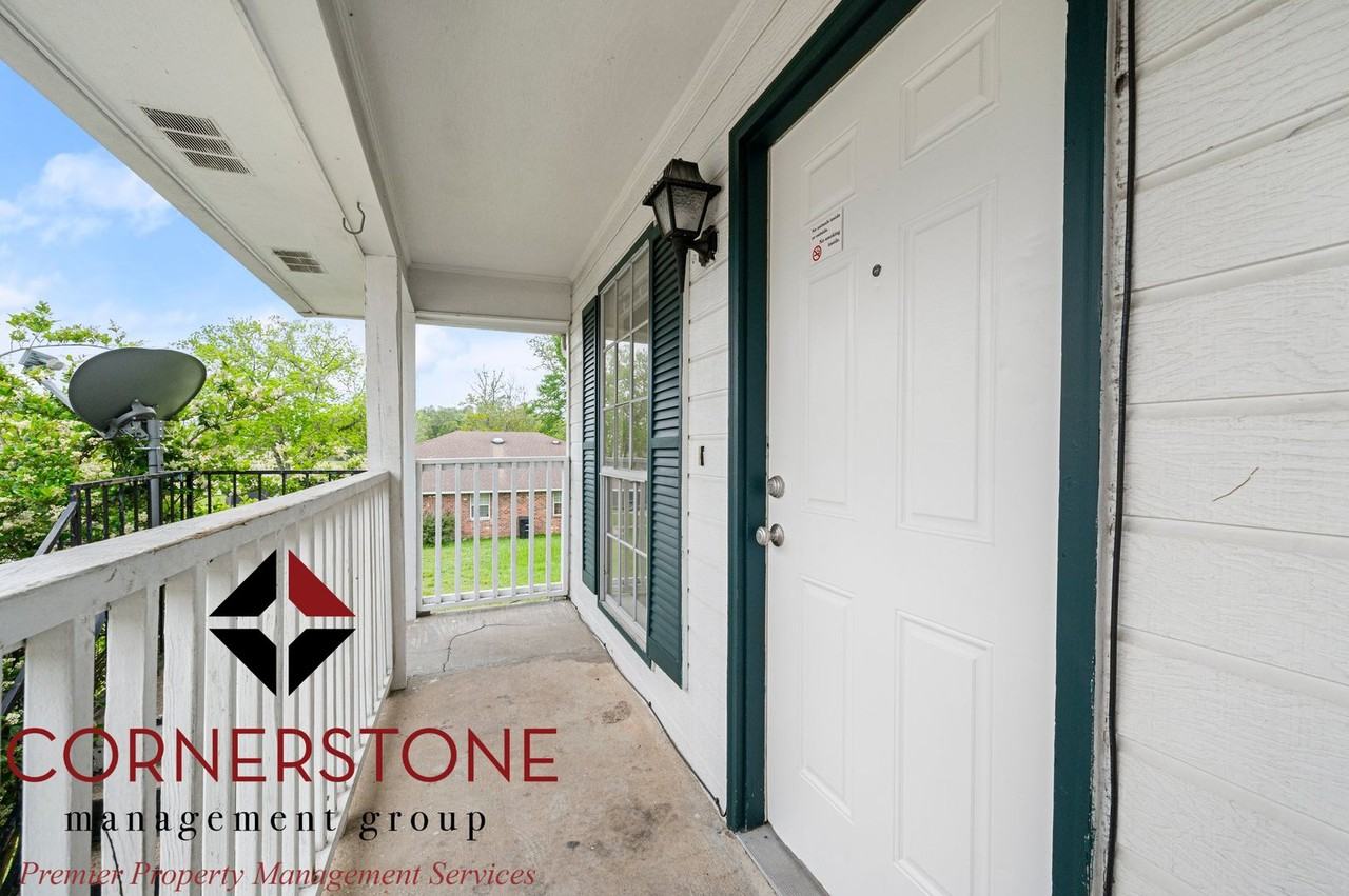 14825 Forest Grove Avenue - Photo 2 of 11