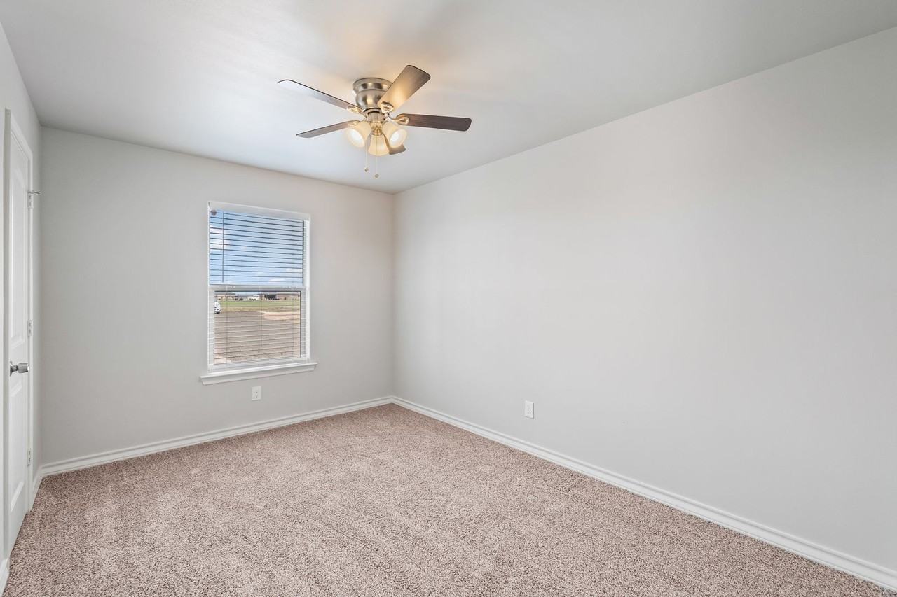 8807 N County Road 3200 - Photo 2 of 29