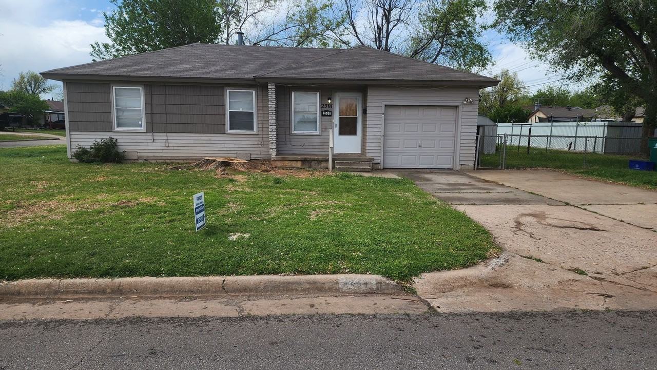 2501 Sw Murray Dr - Photo 2 of 32