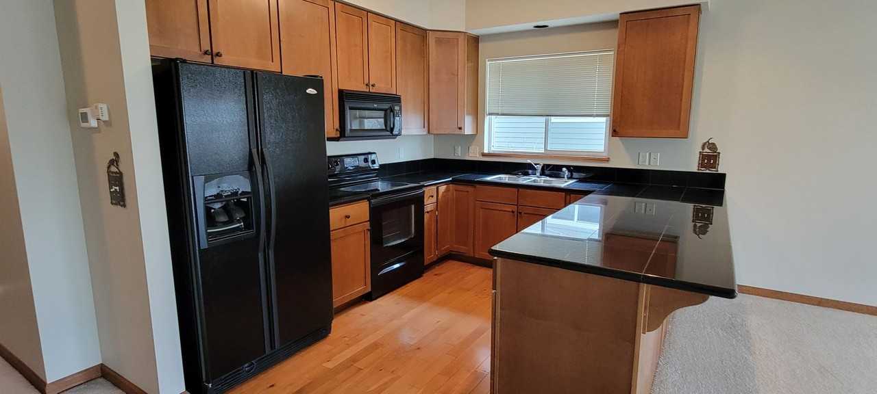 451 Stillwater Creek Dr - Photo 7 of 44