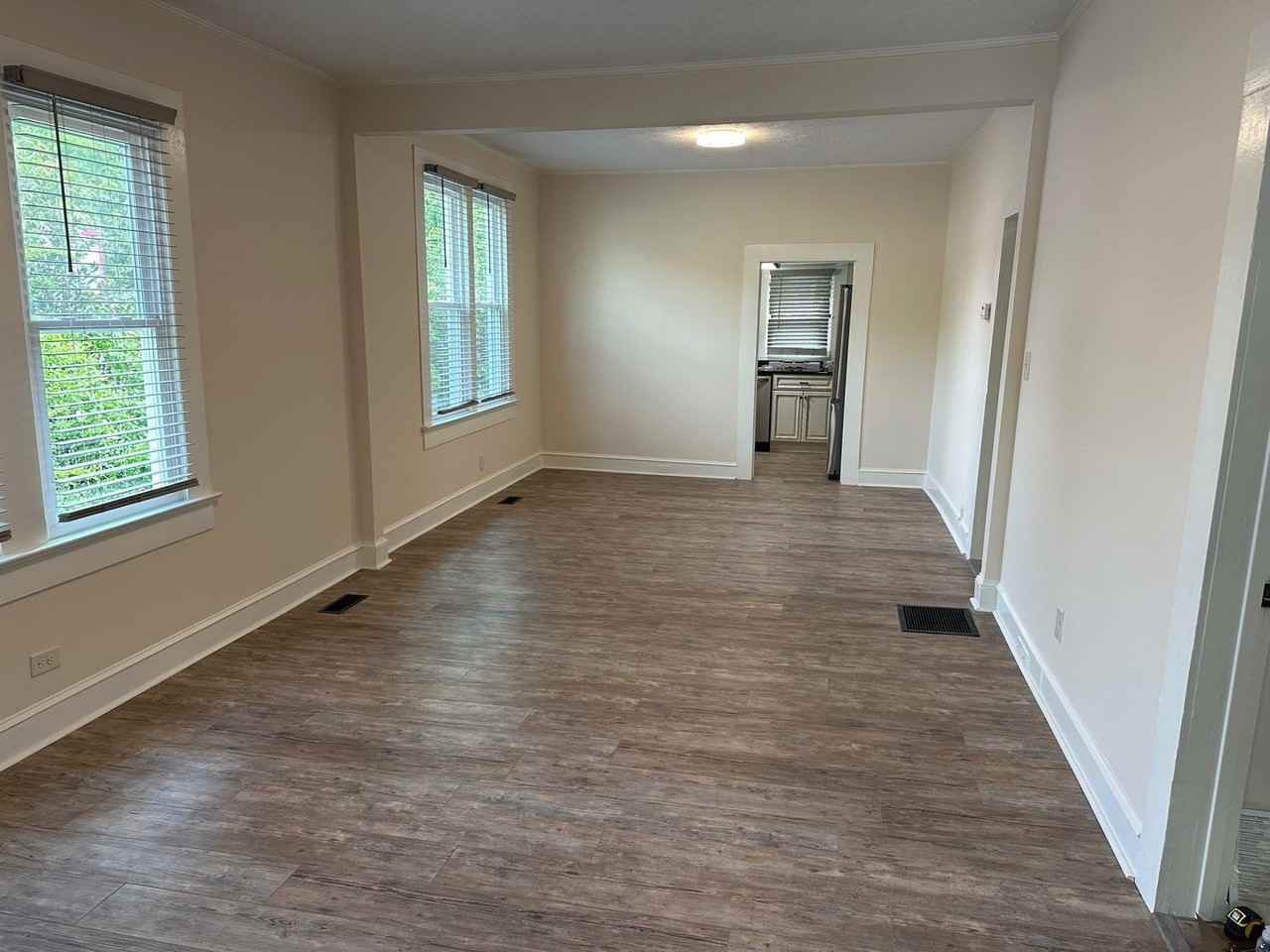 53 Jefferson St Apt B - Photo 3 of 8