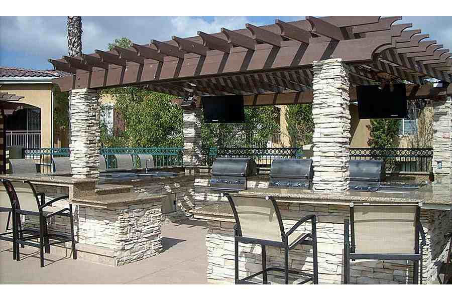 Estancia - Photo 2 of 5