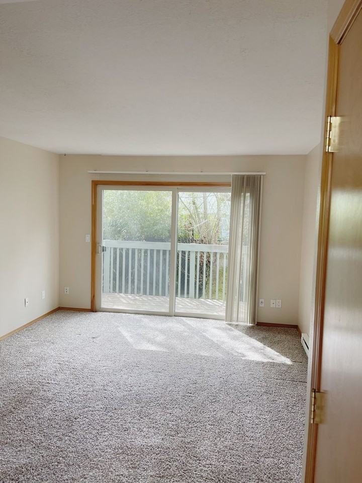 Roxclif Apartments - Photo 5 of 33
