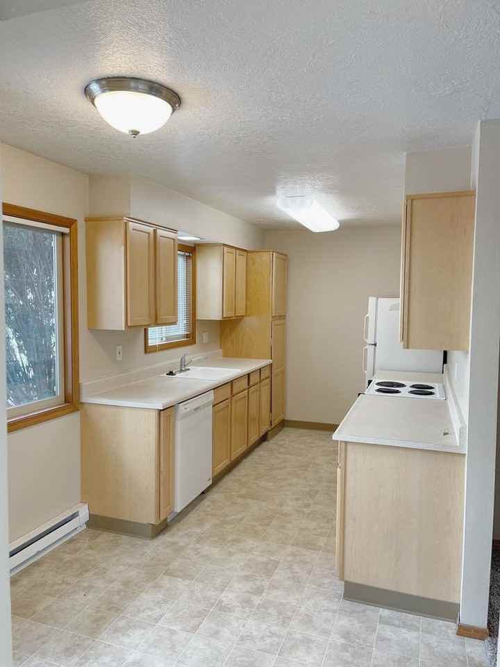 Roxclif Apartments - Photo 7 of 33