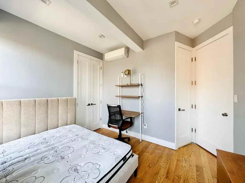 33 Lenox Road #492 - Photo 2 of 6