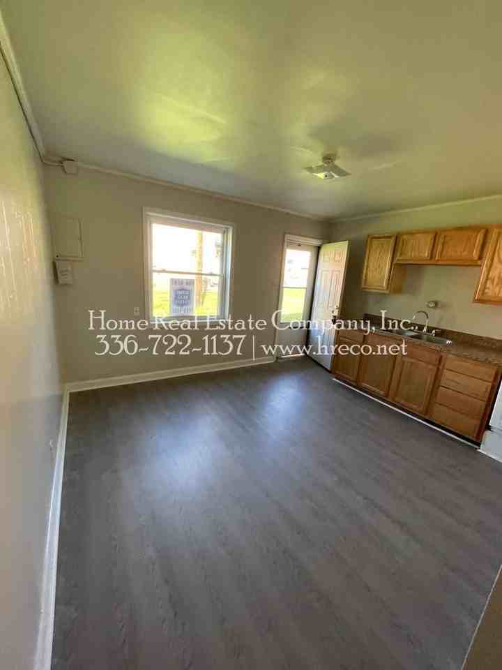 611 W 23rd St #B - Photo 5 of 8