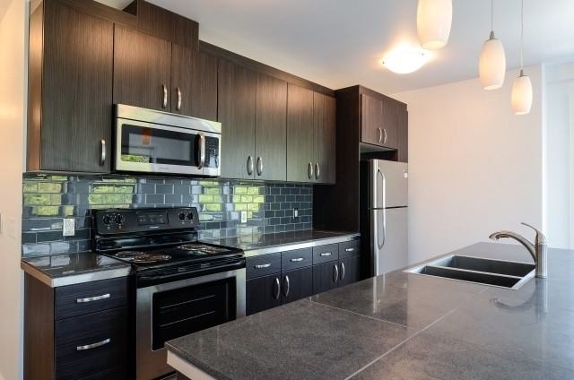 Park Place Apartments | 877 East Park Street - Photo 3 of 22