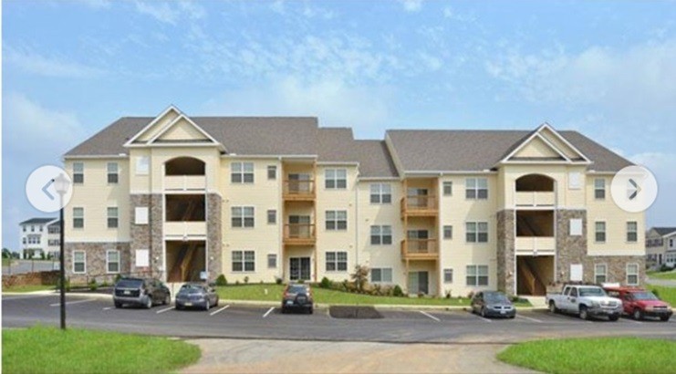 Hawthorne Gardens - Photo 3 of 5