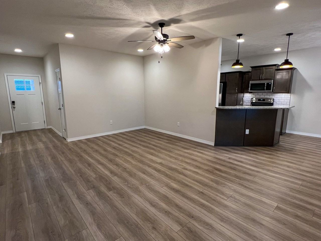 3021 W Cardinal St - Photo 2 of 22