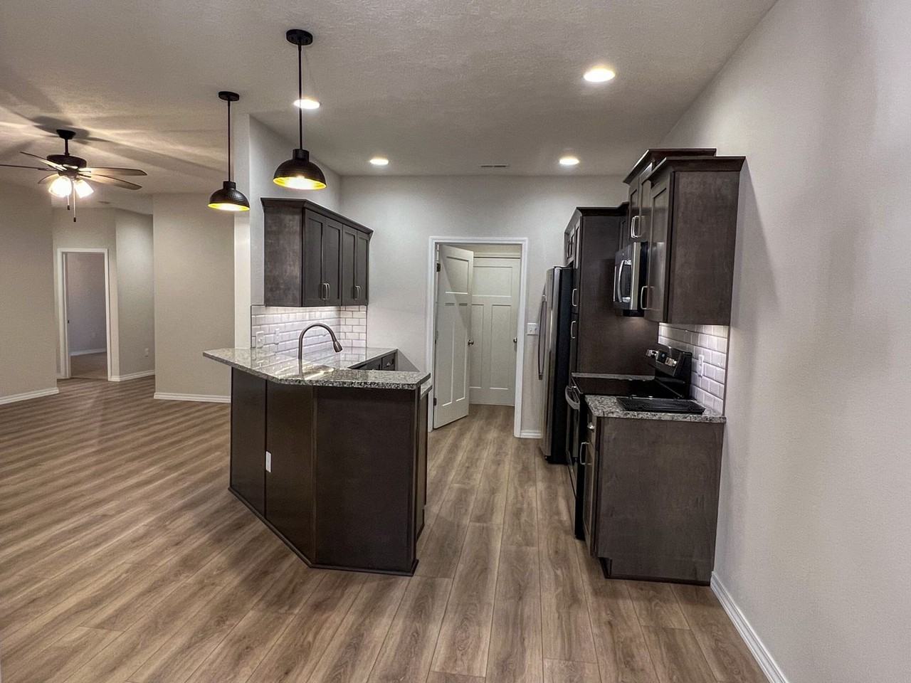 3021 W Cardinal St - Photo 5 of 22