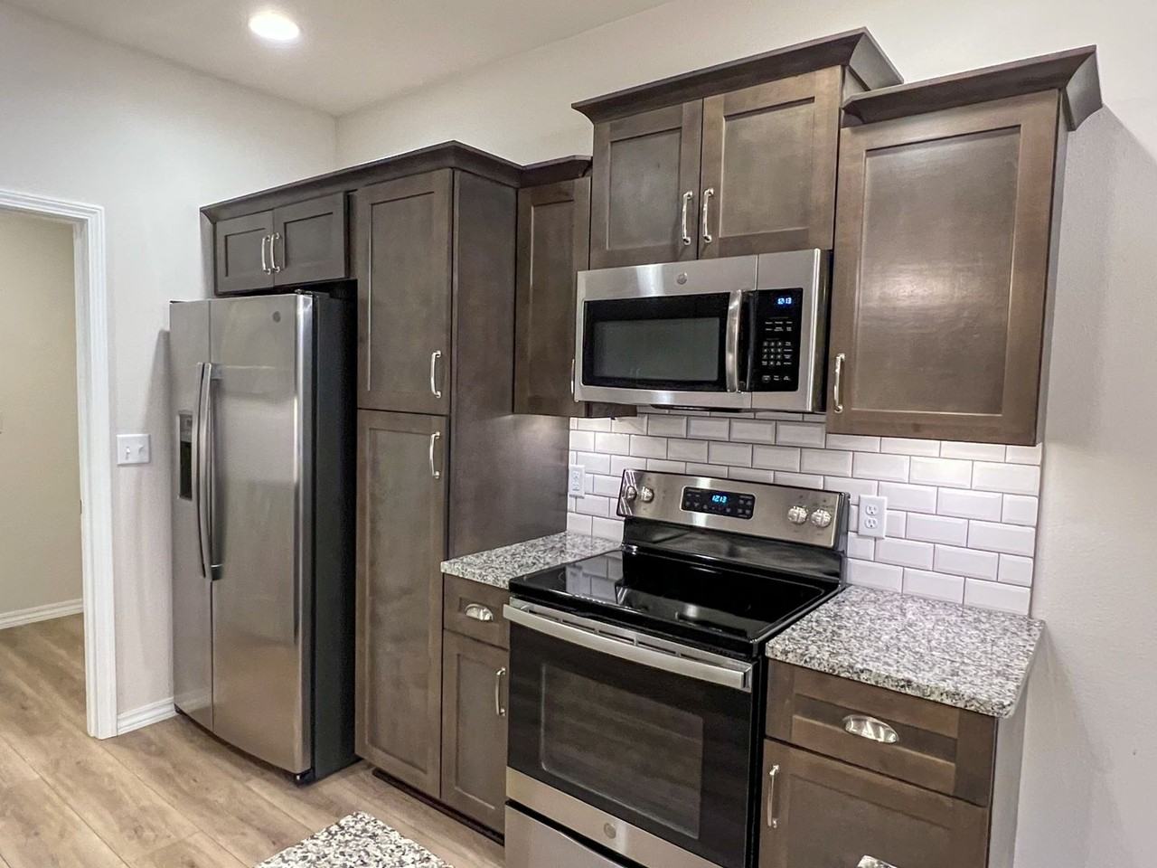 3021 W Cardinal St - Photo 7 of 22