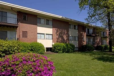 Strawberry Hill - Photo 2 of 5