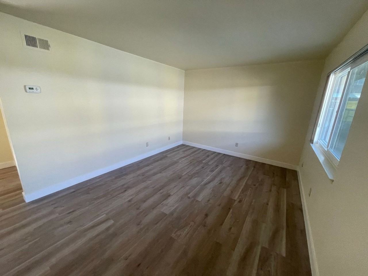 1615-1625 E 8th Street - Photo 3 of 26