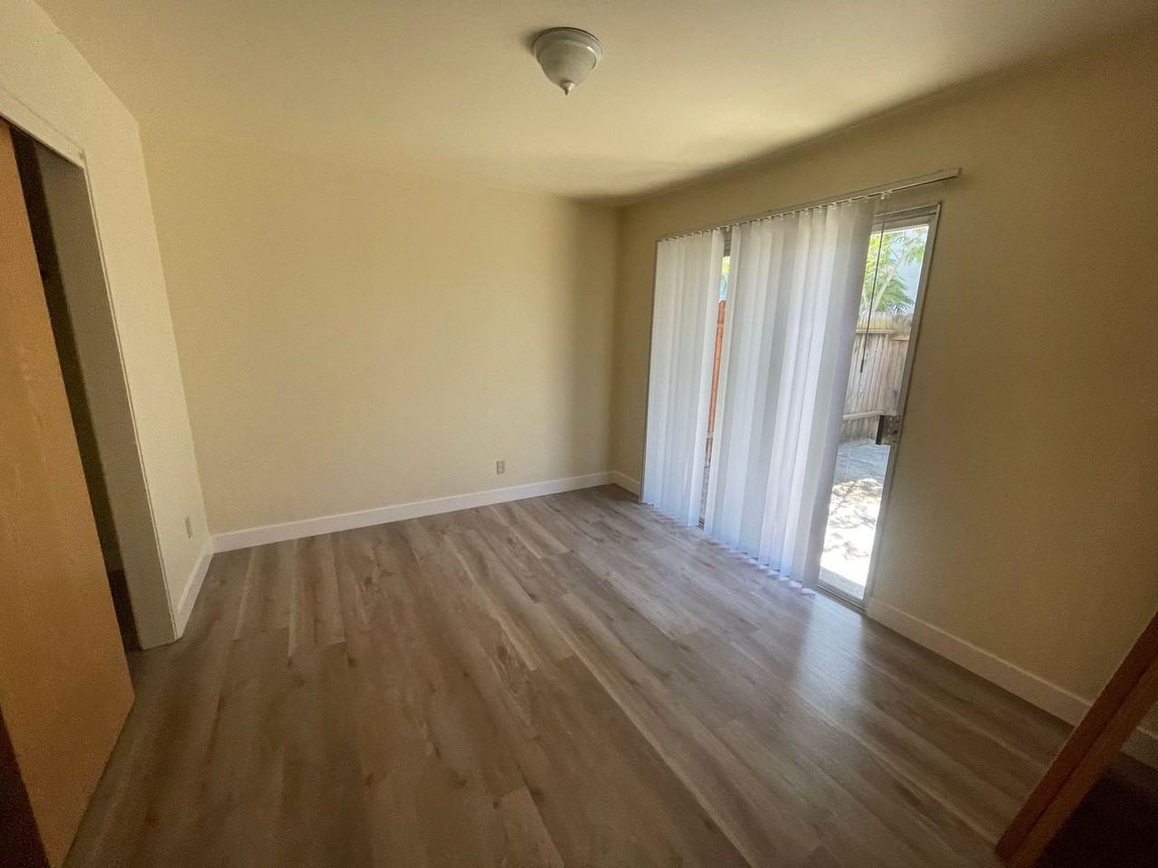 1615-1625 E 8th Street - Photo 7 of 26