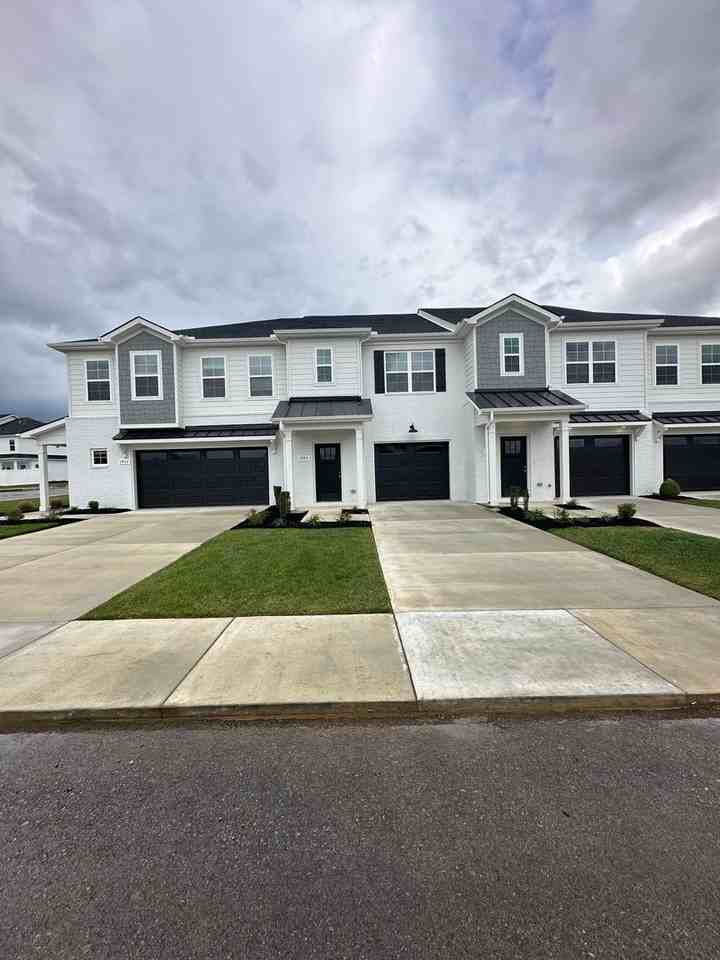1905 Bethpage Dr