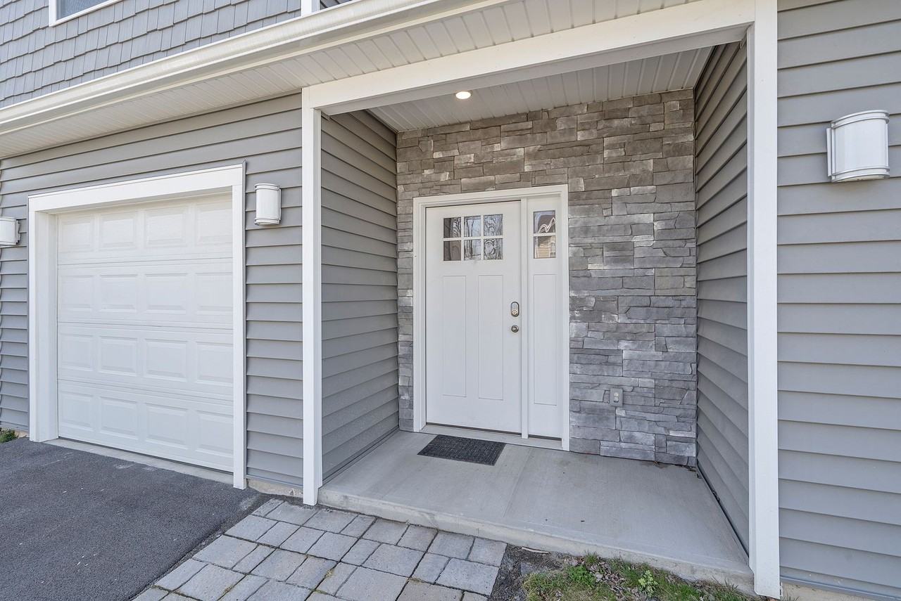 9 Florentine Cir - Photo 2 of 35