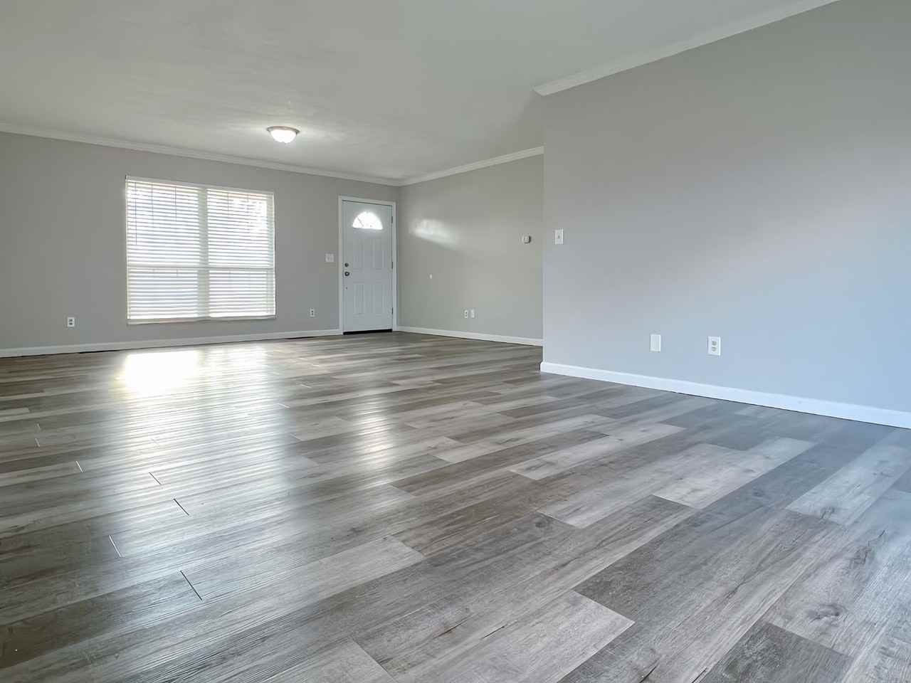 138 Knox Dr - Photo 2 of 15