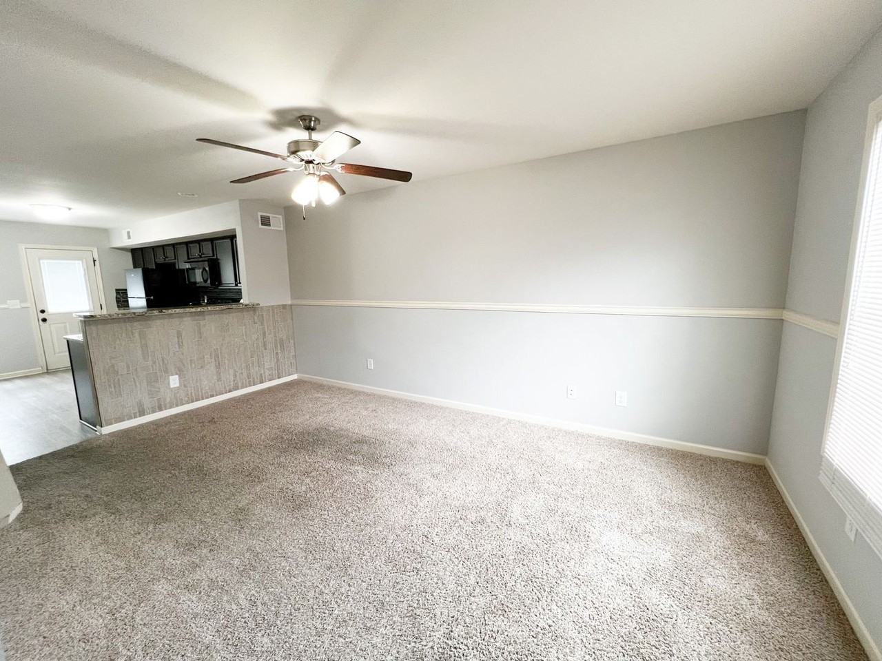 2291 Mccormick Ln - Photo 3 of 8