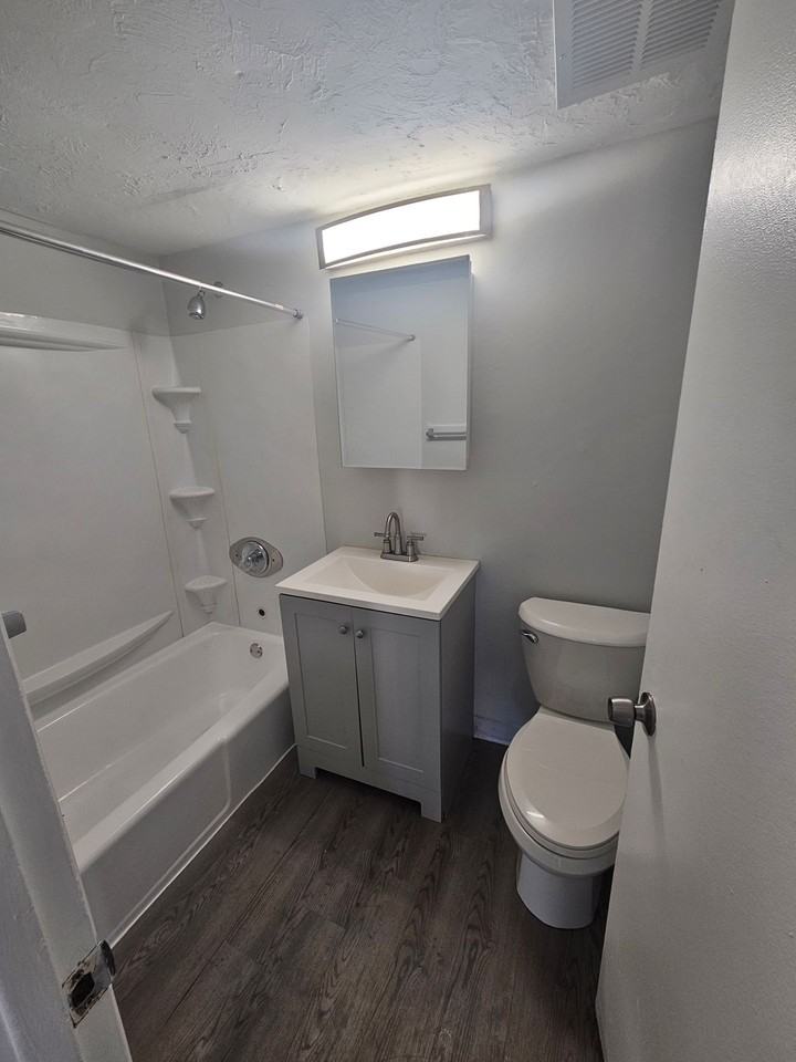 85 Tennis - Photo 3 of 4