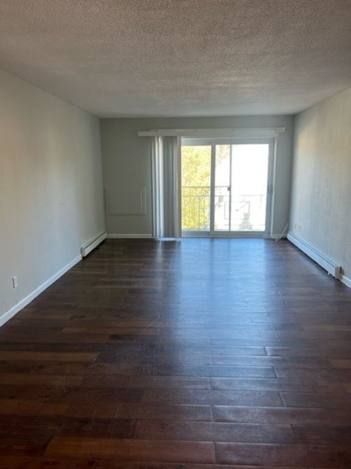 85 Tennis - Photo 4 of 4