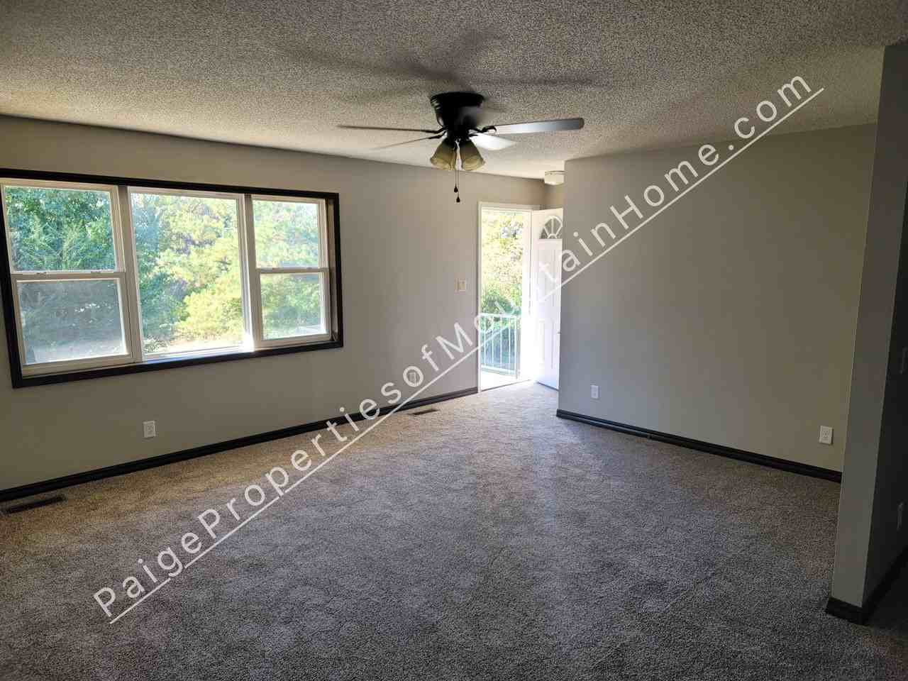 345 County Road 900 - Photo 2 of 17