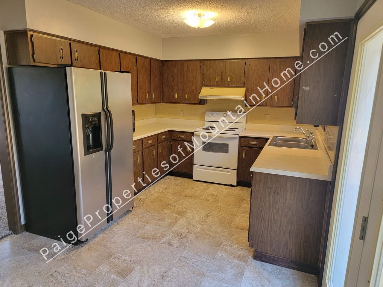 345 County Road 900 - Photo 3 of 17