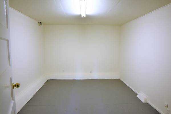 3833 Lawton St - Photo 3 of 15
