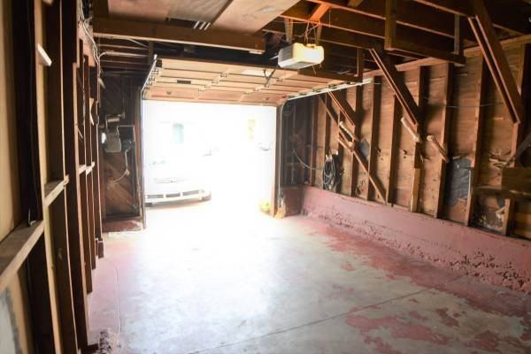 3833 Lawton St - Photo 4 of 15