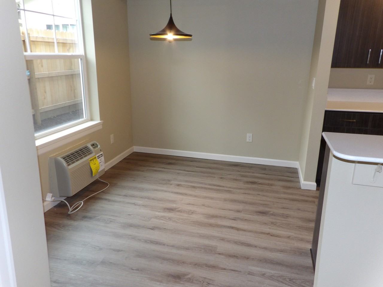 690 Se 5th Ave #102 - Photo 4 of 18