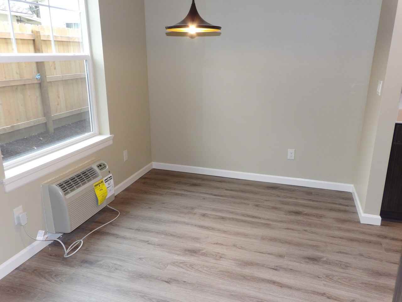 690 Se 5th Ave #102 - Photo 5 of 18