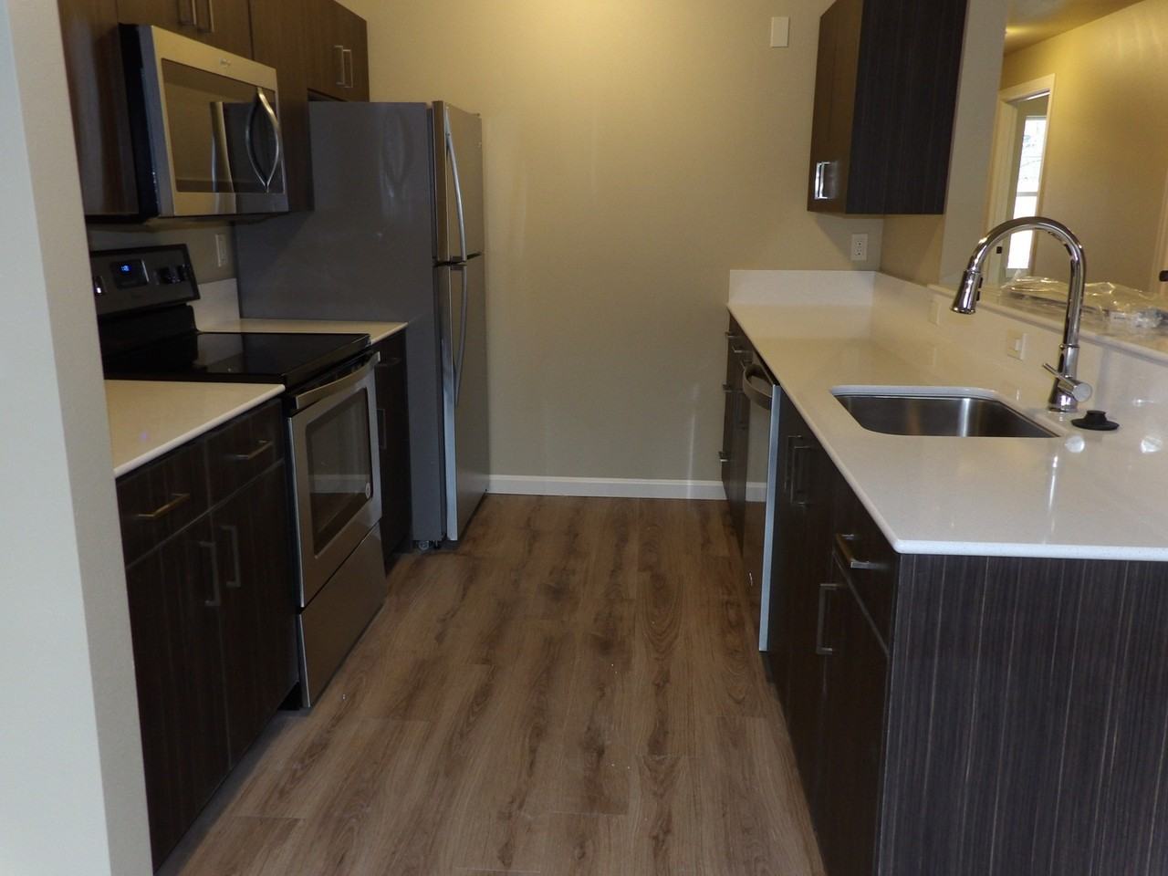 690 Se 5th Ave #102 - Photo 6 of 18