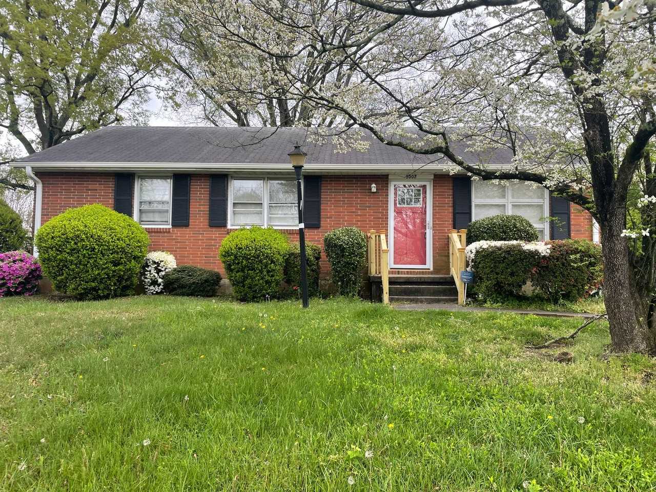 3007 Locksley Ln - Photo 2 of 14