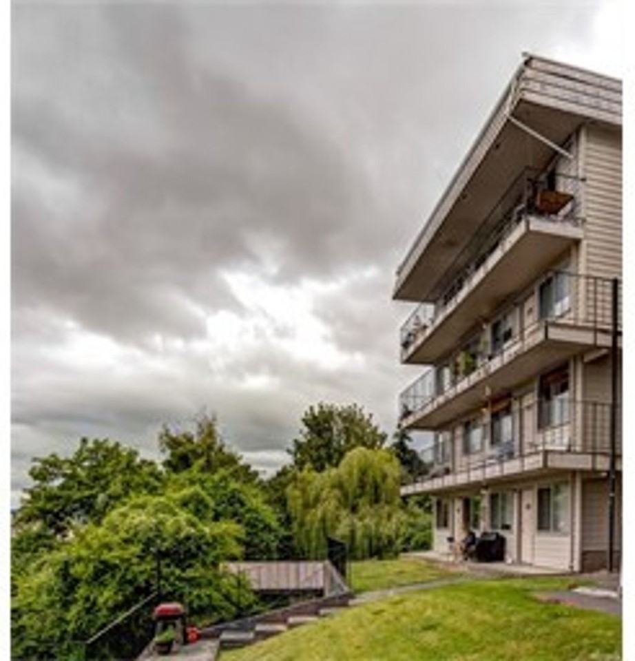 Bay View Apartments Near WWU - Photo 2 of 22