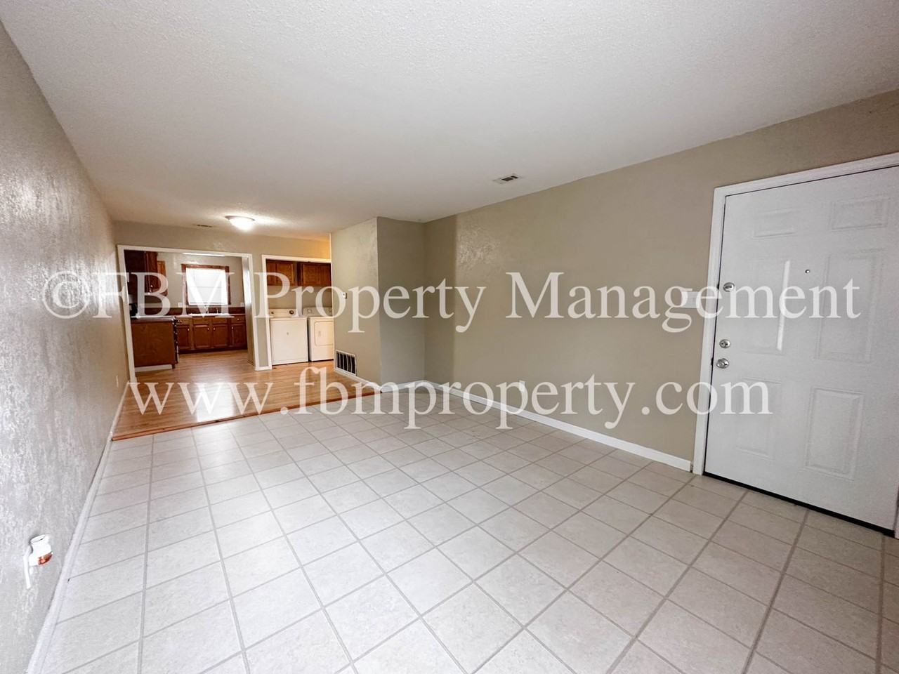 2612 W Sycamore Ave #4 - Photo 2 of 12