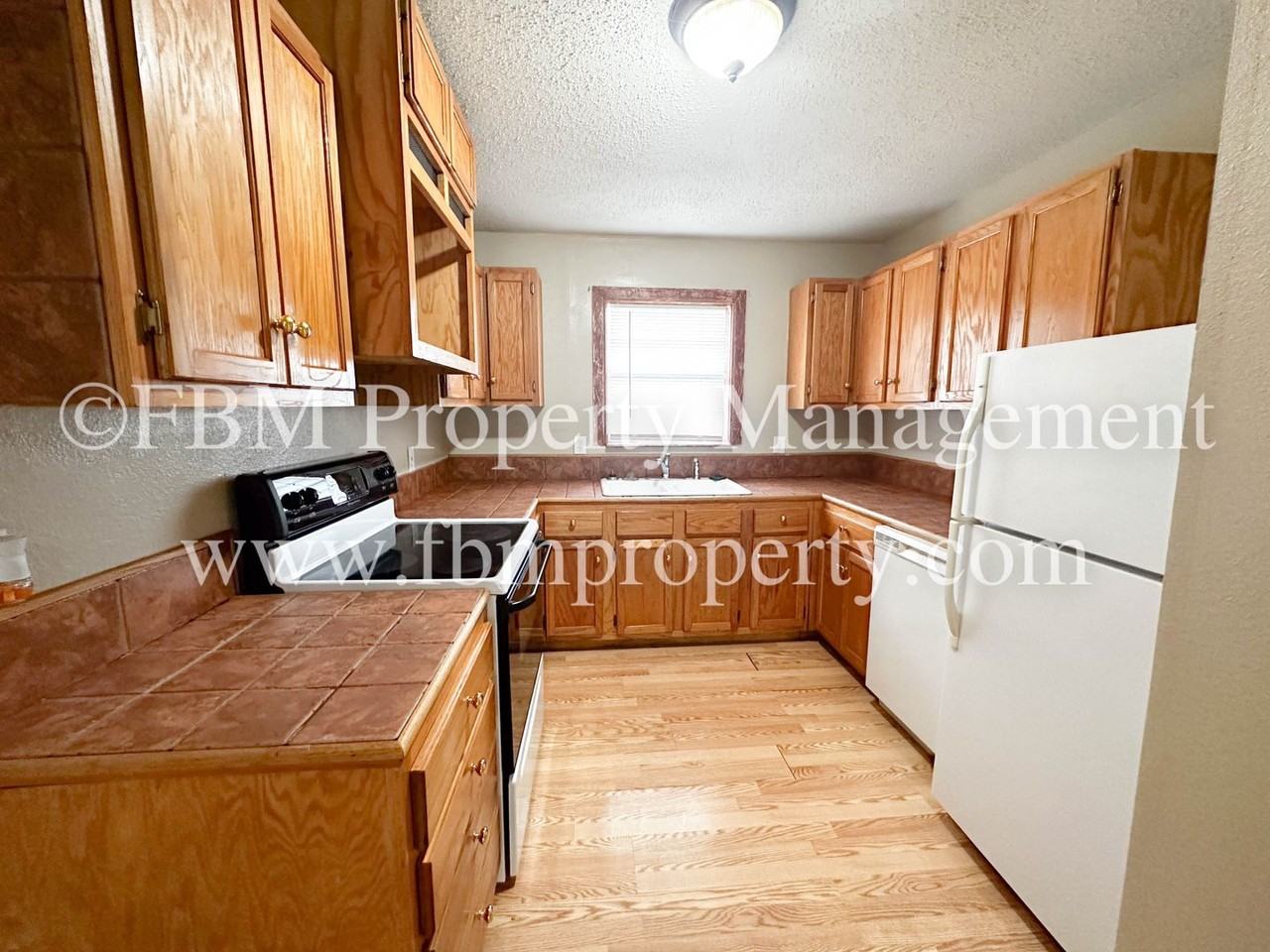 2612 W Sycamore Ave #4 - Photo 3 of 12
