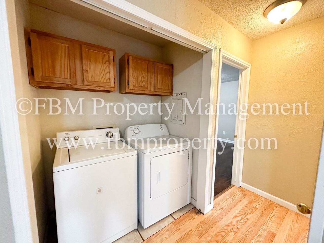 2612 W Sycamore Ave #4 - Photo 4 of 12