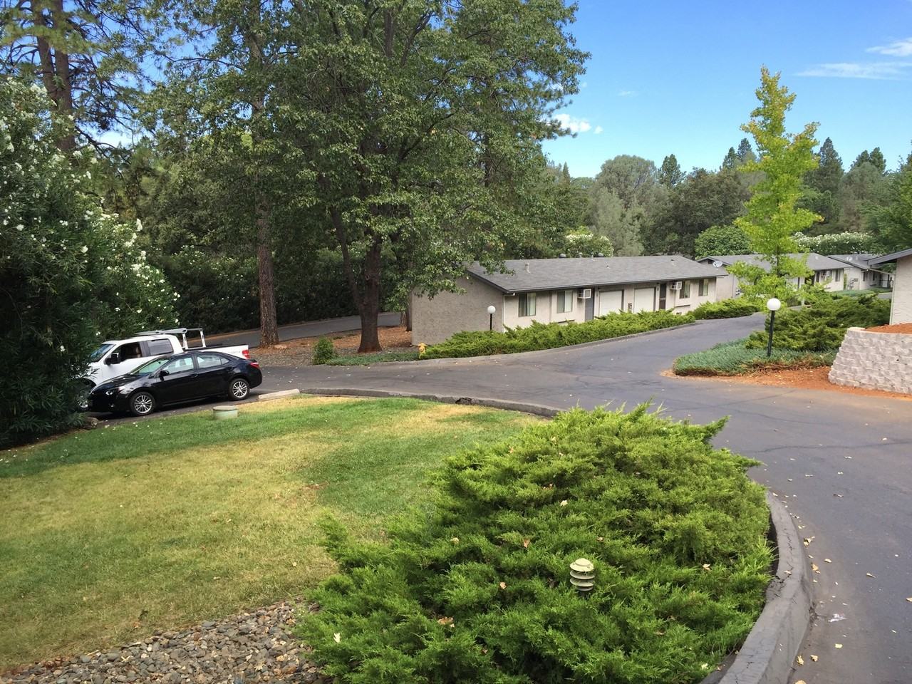 Academy Oaks - Photo 2 of 13