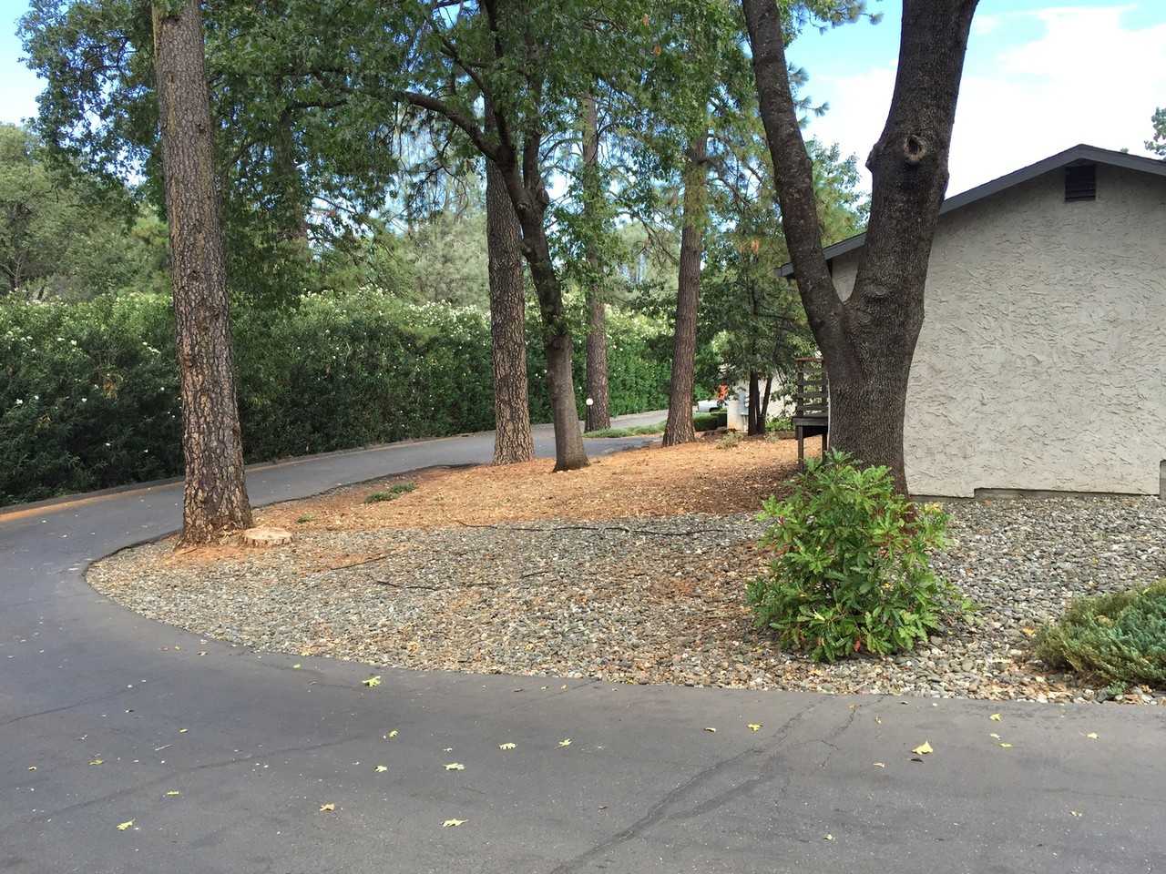 Academy Oaks - Photo 3 of 13