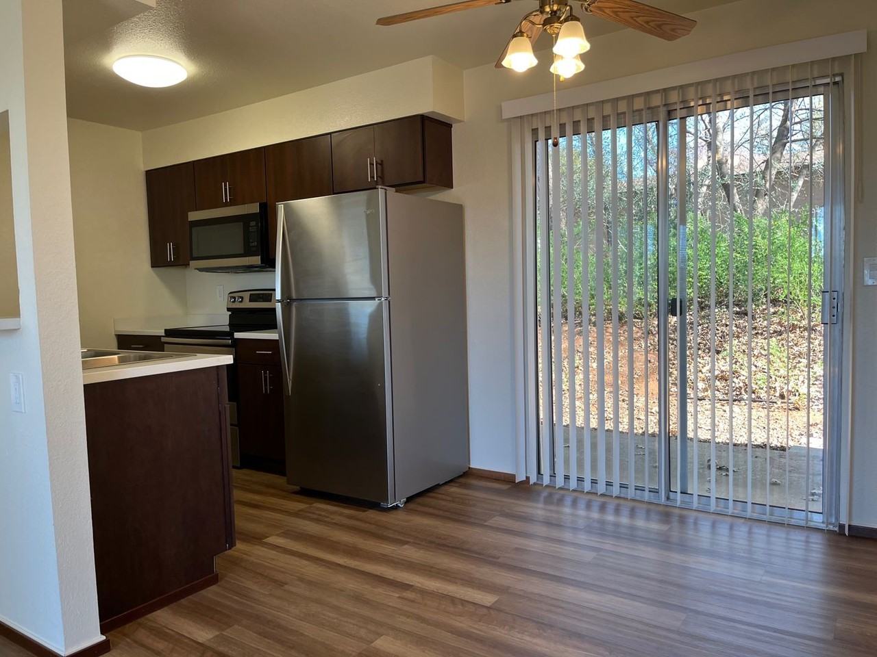 Academy Oaks - Photo 5 of 13