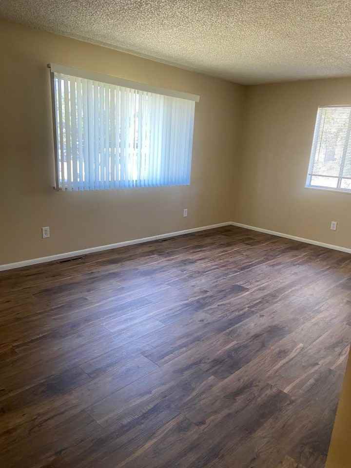 1612 Sunset Dr - Photo 3 of 30