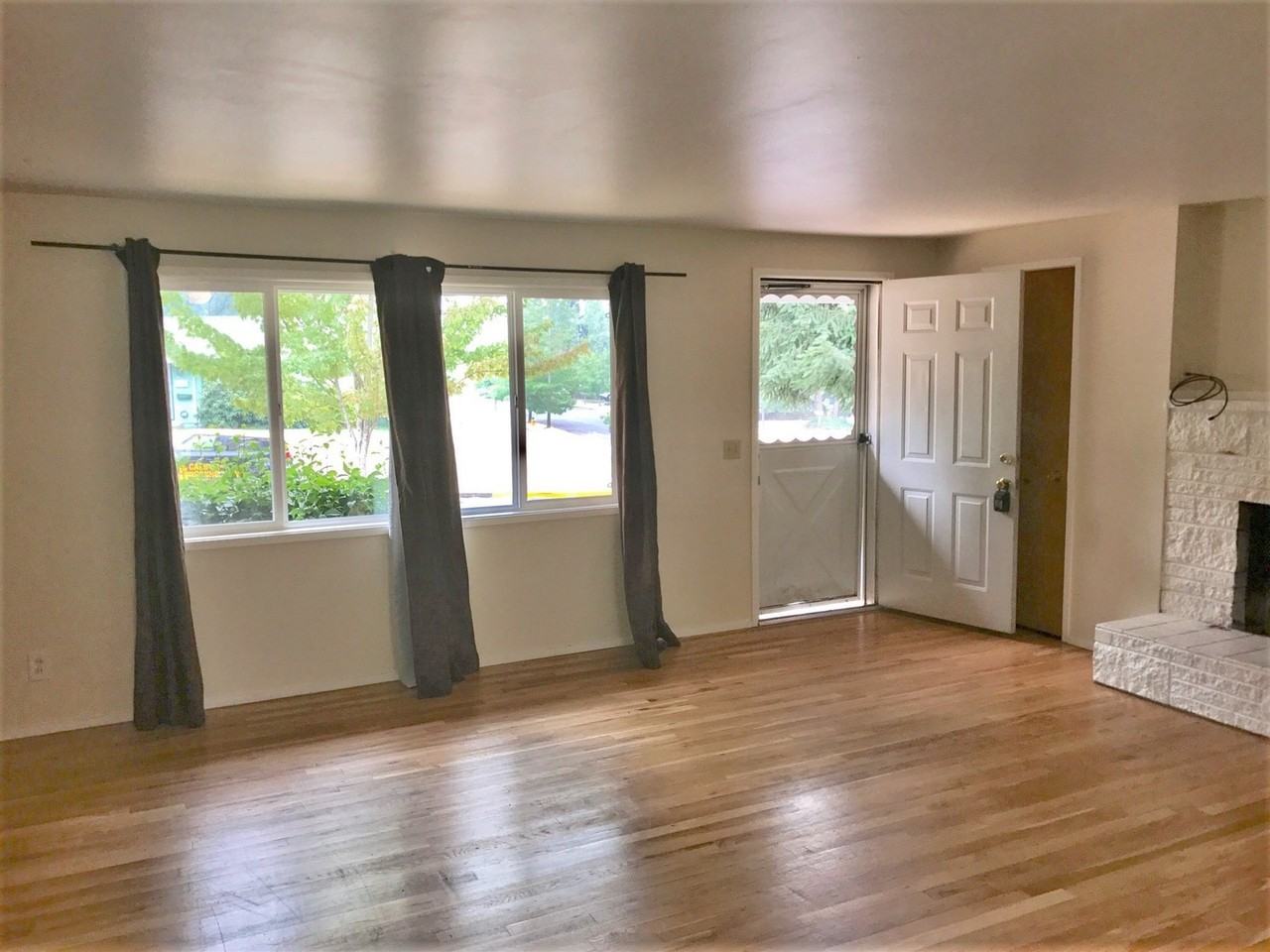 3050 Onyx St - Photo 3 of 11