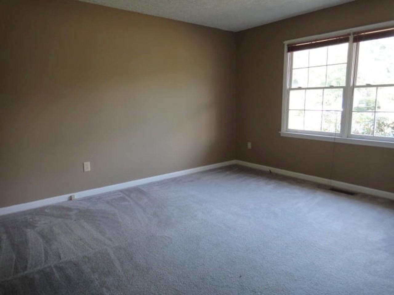 1114 Bethany Rd - Photo 3 of 17