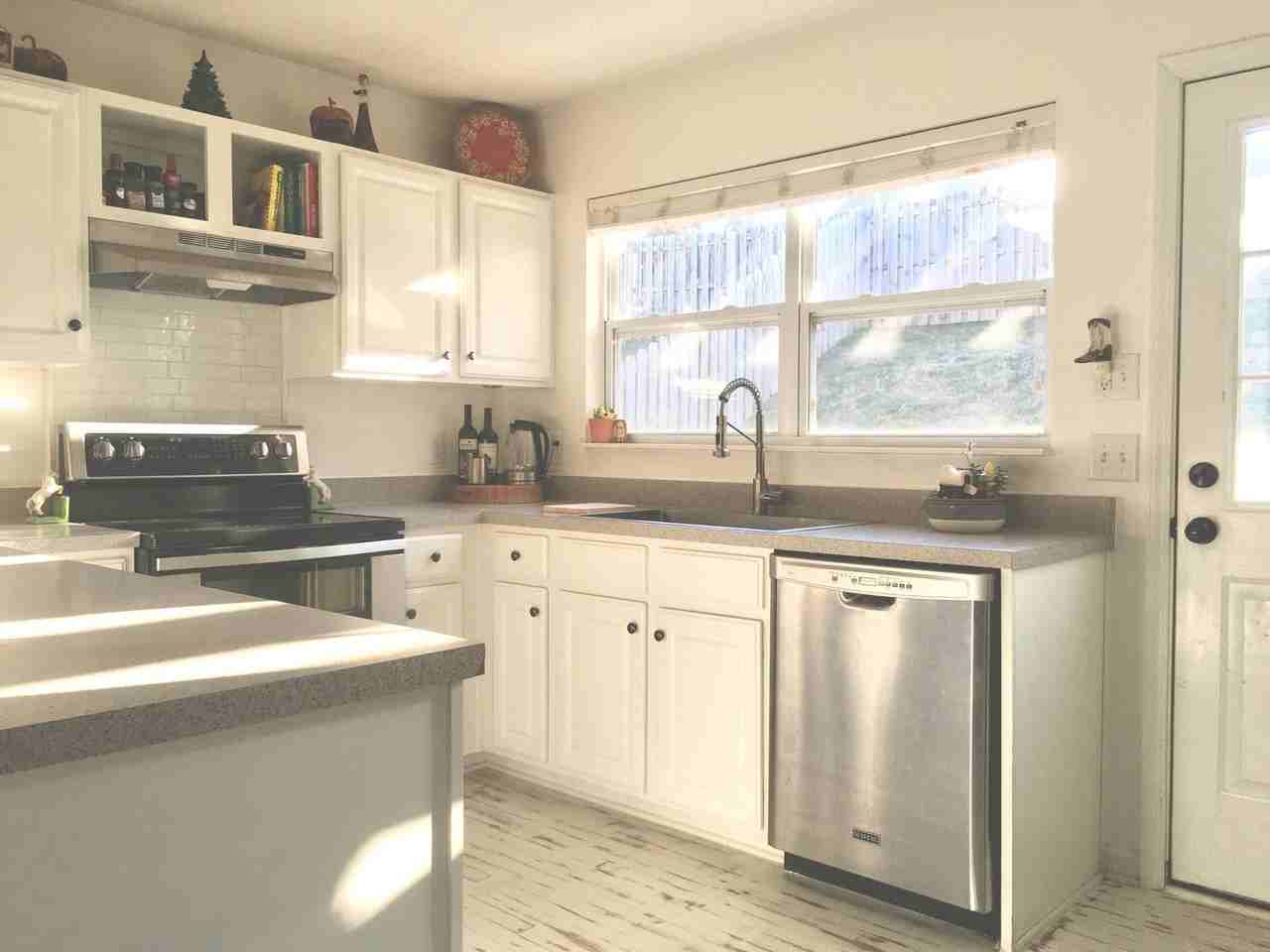 4013 Stonybrook Dr - Photo 3 of 36