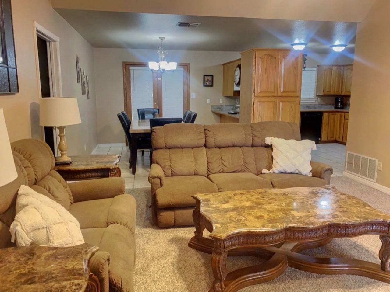 2110 W Briscoe Ave - Photo 5 of 50