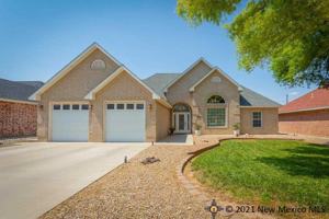 featured image of 1606 W Runyan Ave