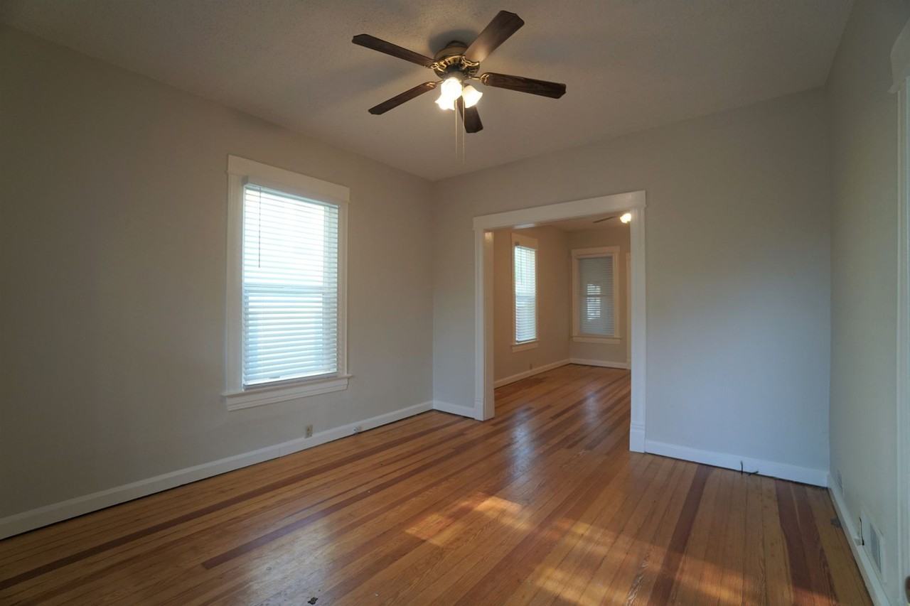 808 E Kiowa St - Photo 3 of 20