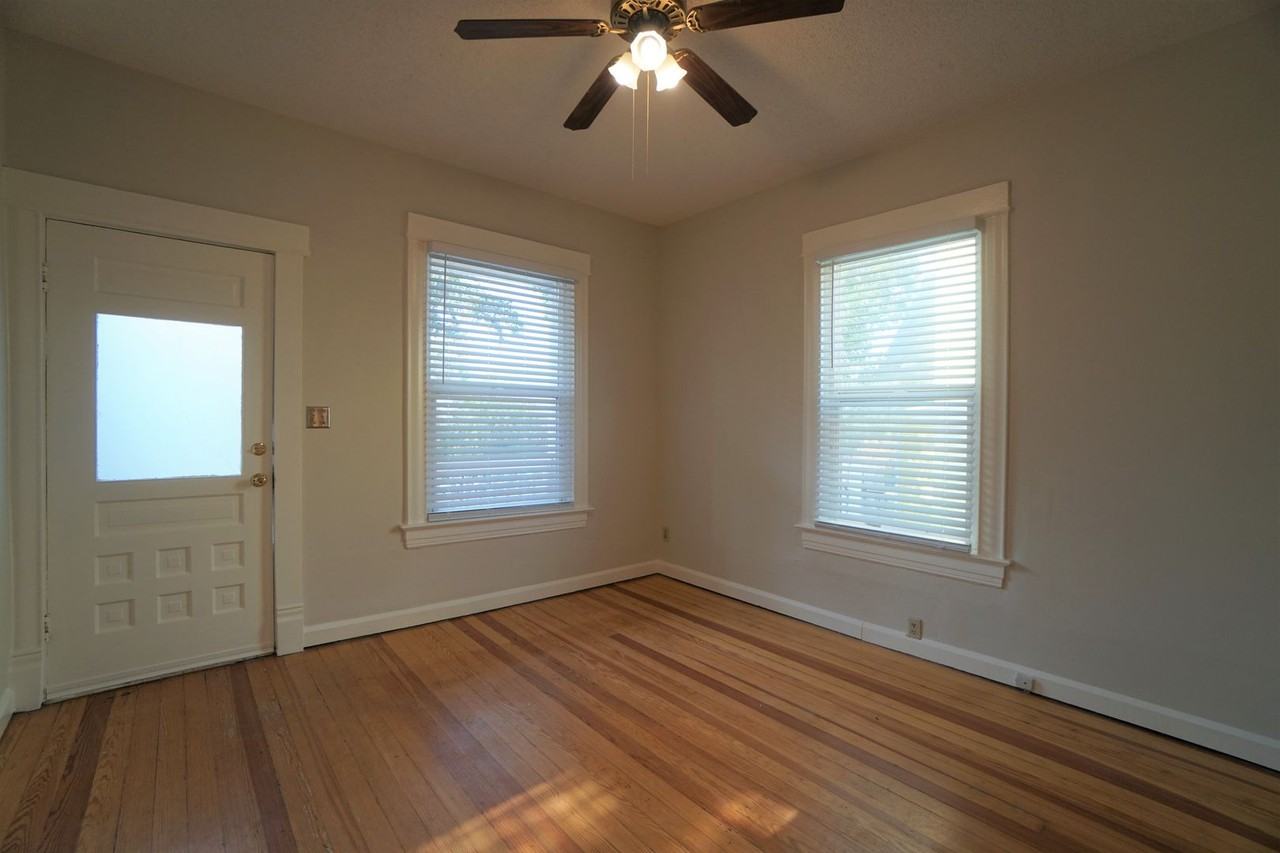 808 E Kiowa St - Photo 5 of 20