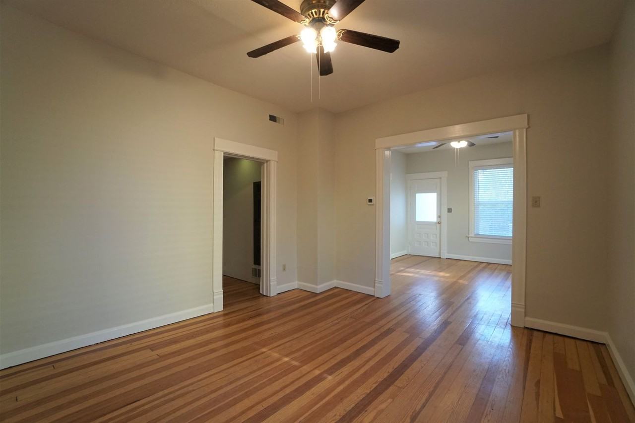 808 E Kiowa St - Photo 7 of 20