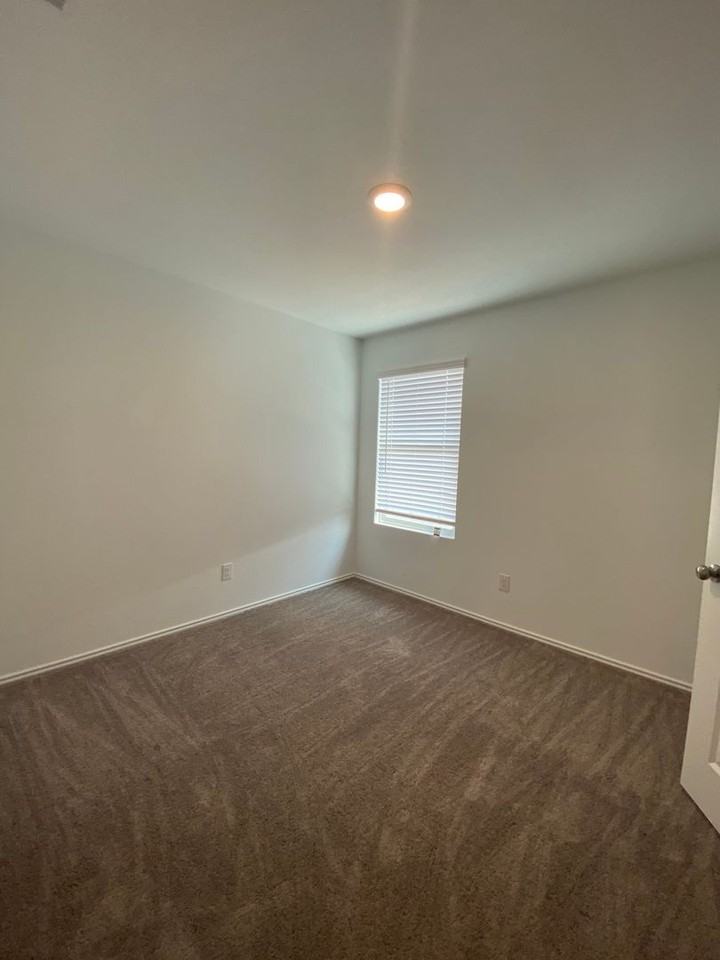 31664 Meander Ln - Photo 3 of 37