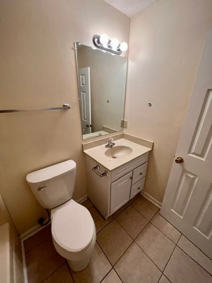 623 Lilly Ln - Photo 7 of 13